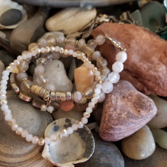 Bracelets - Picture 2 of 3